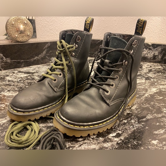 Dr. Martens Luana 7 Eyelet Lace Up Black Boots Women’s Size 6 UK 4 Leather - Picture 12 of 16